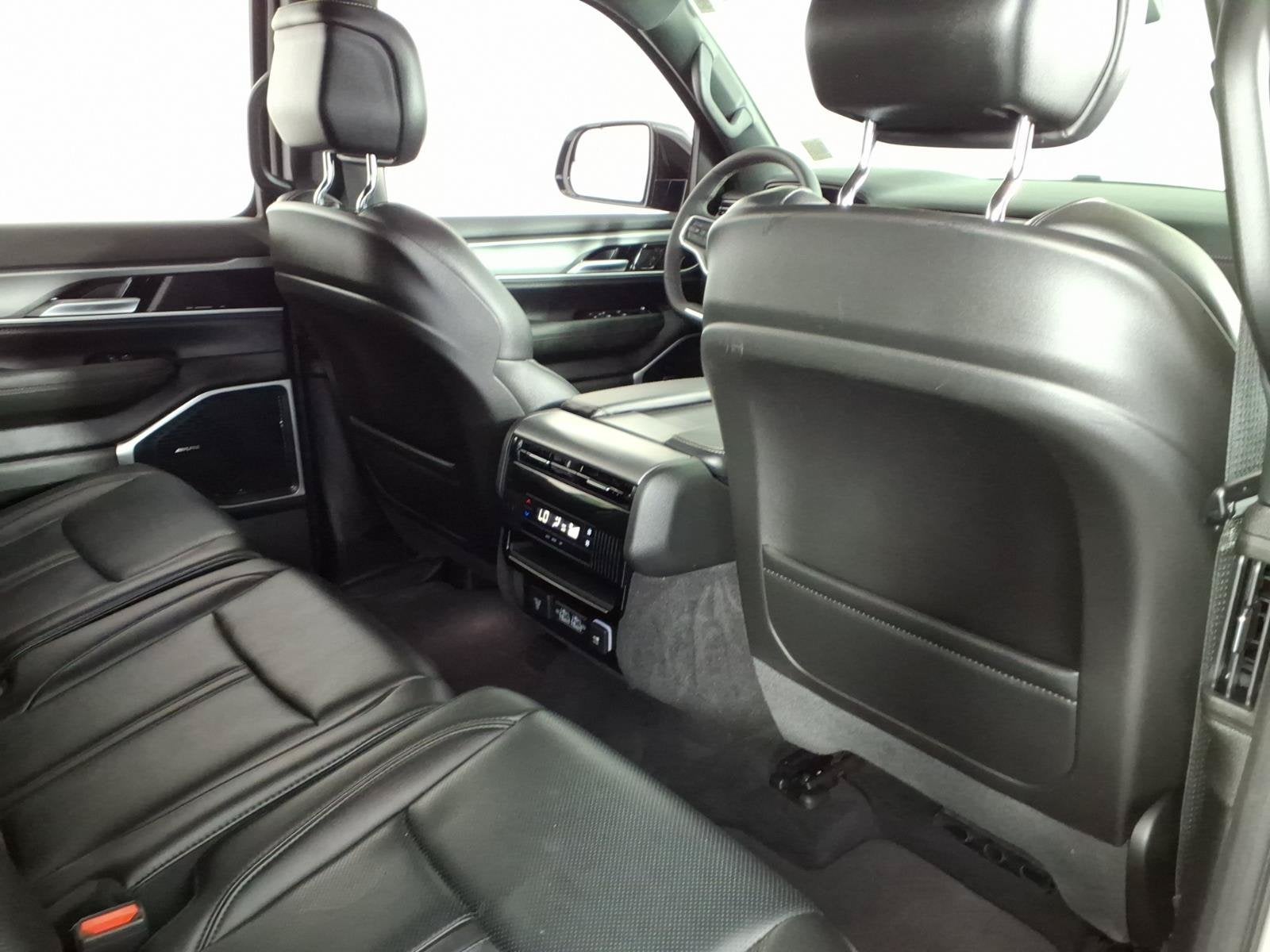 2025 Jeep Wagoneer BASE