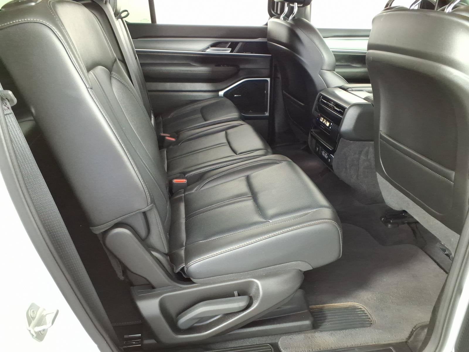 2025 Jeep Wagoneer BASE