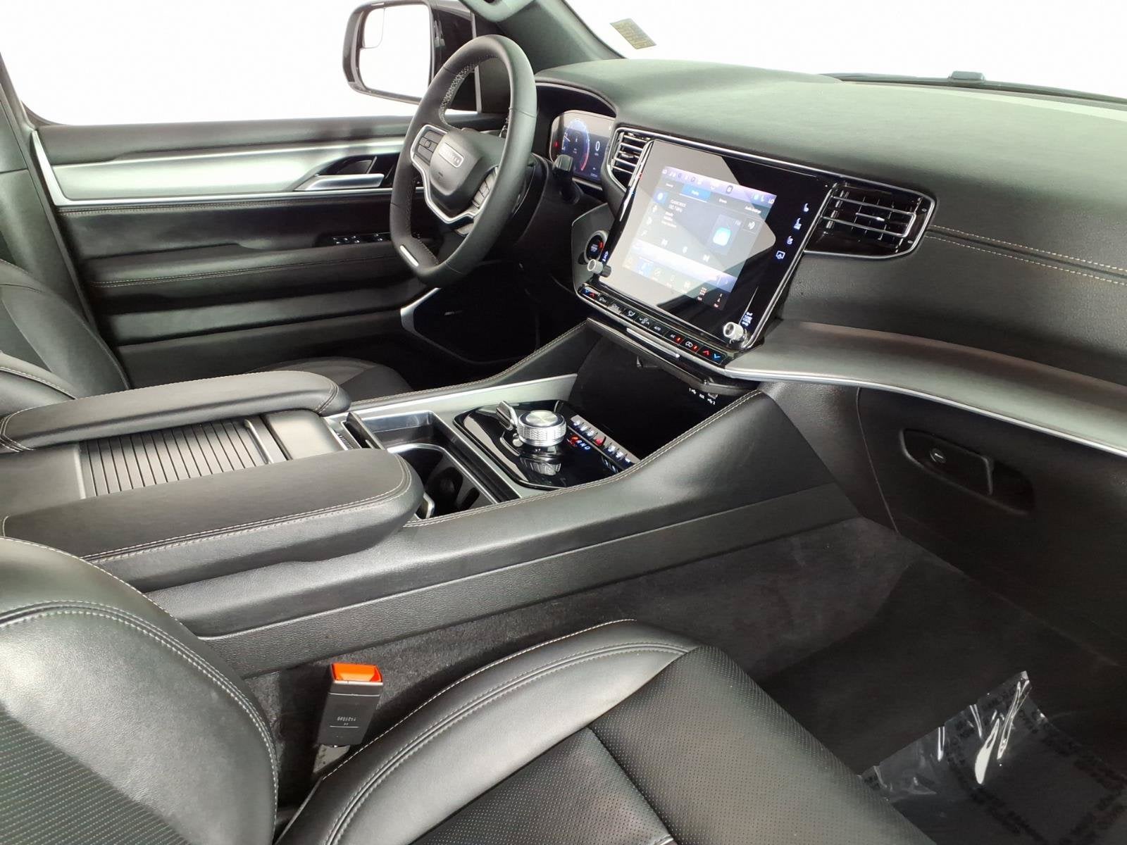2025 Jeep Wagoneer BASE