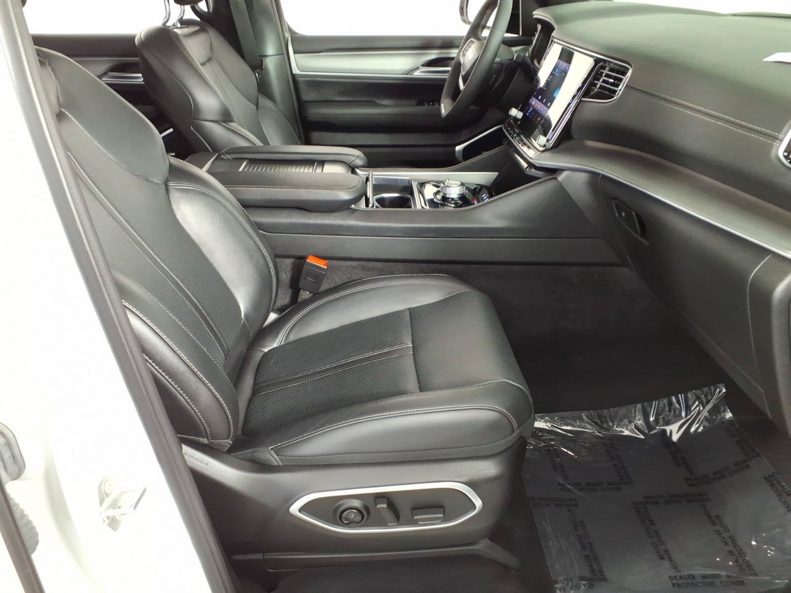 2025 Jeep Wagoneer BASE