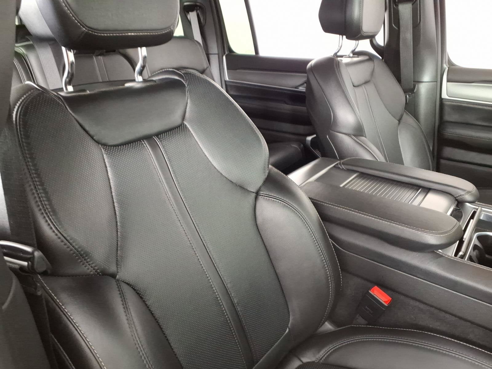 2025 Jeep Wagoneer BASE