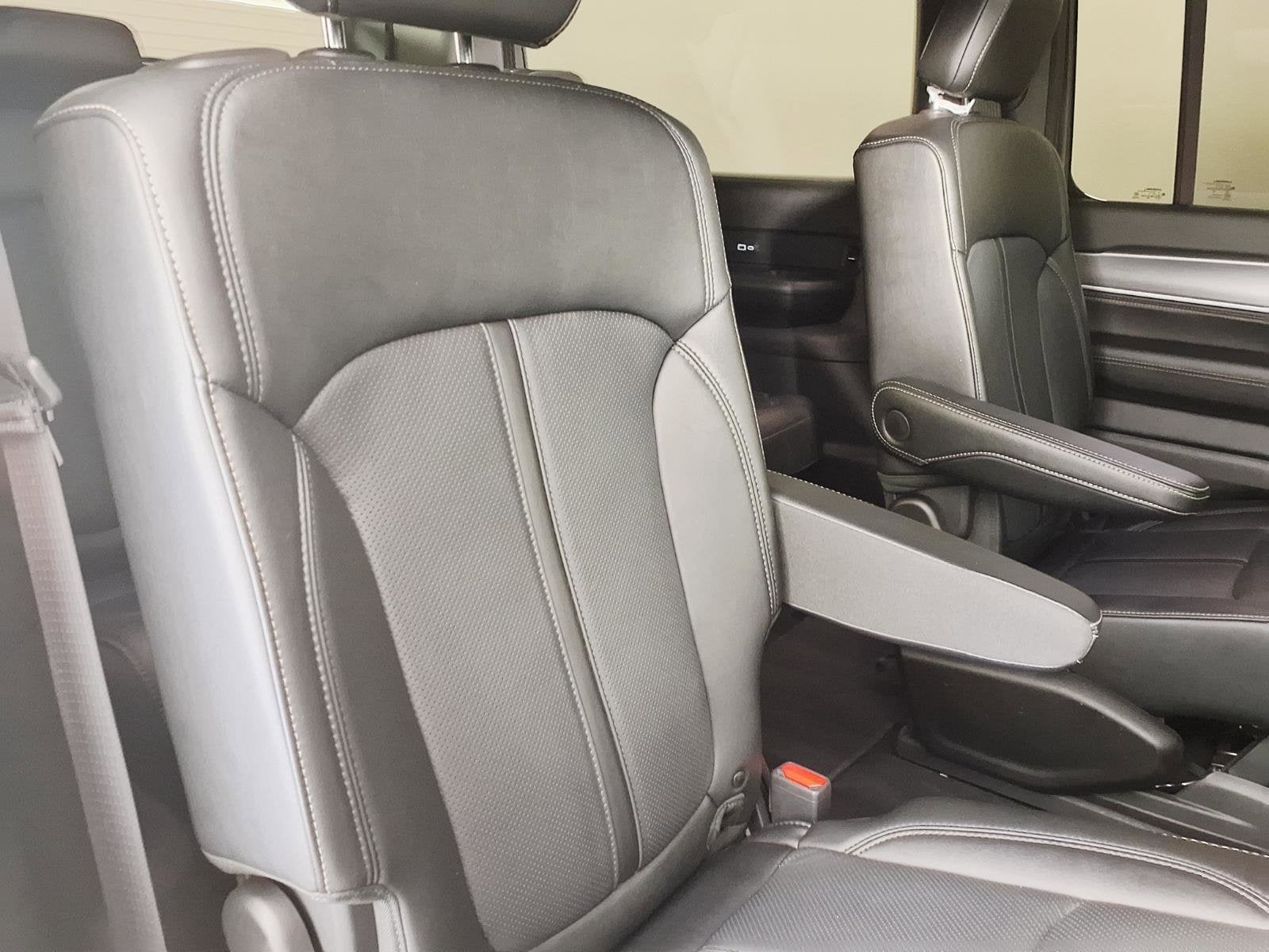 2025 Jeep Wagoneer Series II Carbide