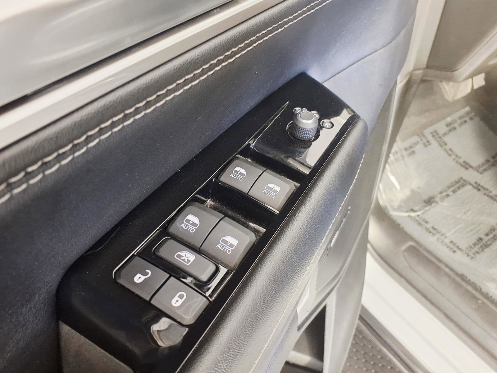 2025 Jeep Wagoneer Series II Carbide