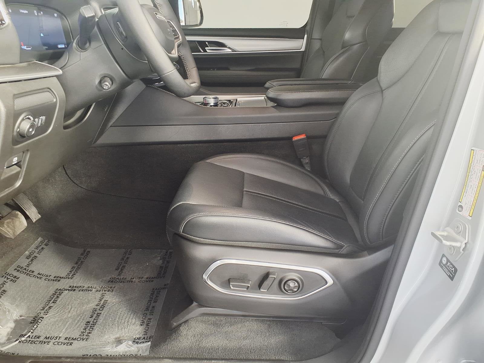 2025 Jeep Wagoneer Series II Carbide