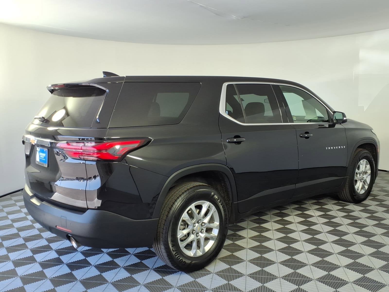 2023 Chevrolet Traverse LS