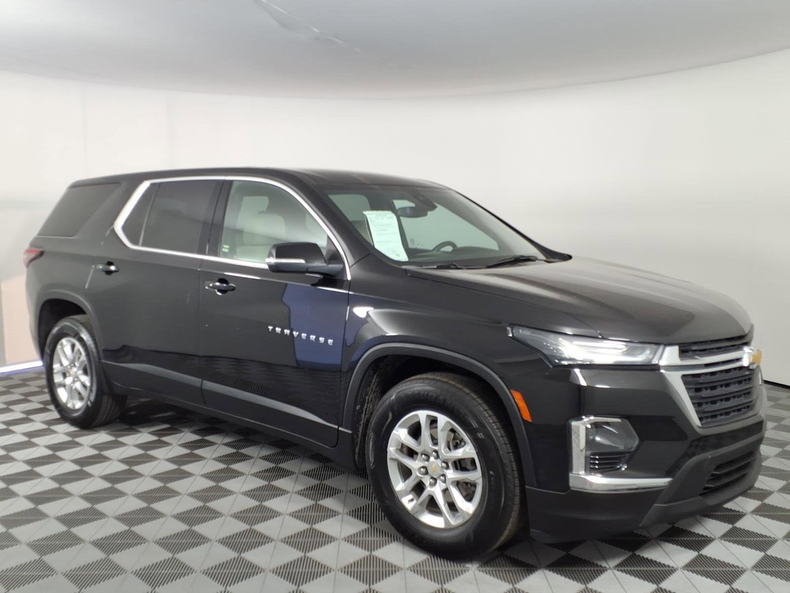 2023 Chevrolet Traverse LS