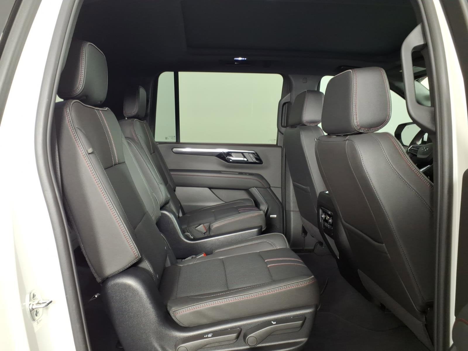 2025 Chevrolet Suburban RST