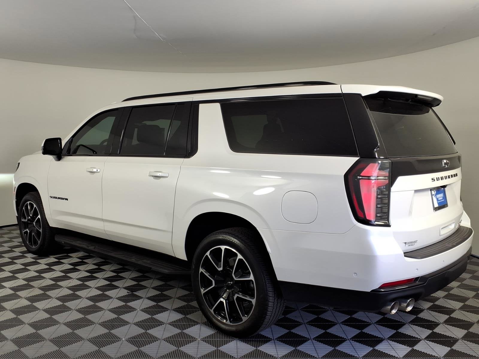 2025 Chevrolet Suburban RST