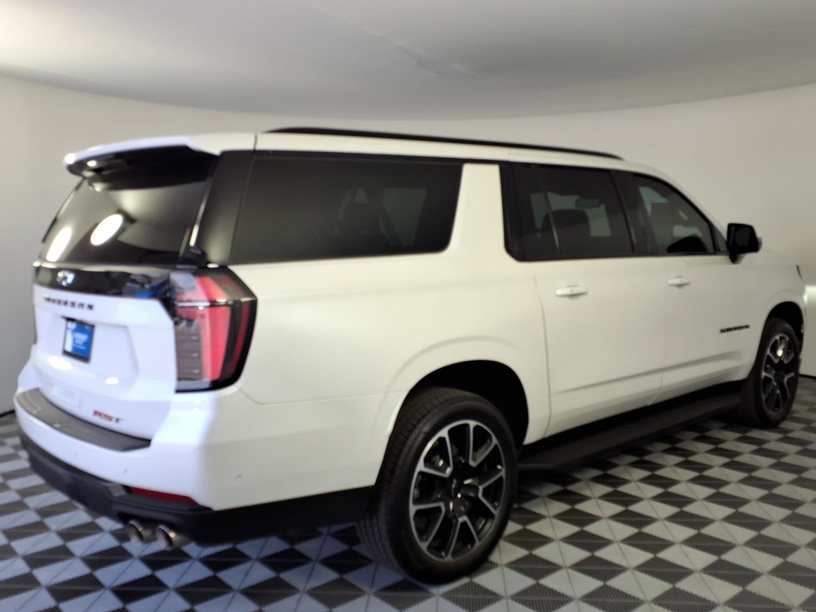 2025 Chevrolet Suburban RST