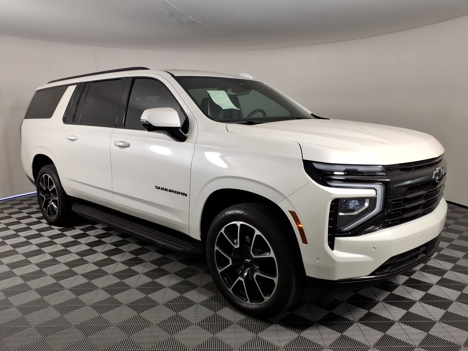 2025 Chevrolet Suburban RST
