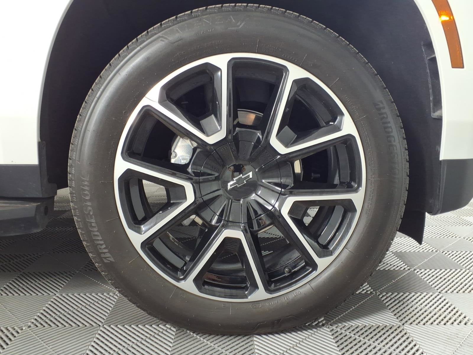 2025 Chevrolet Suburban RST