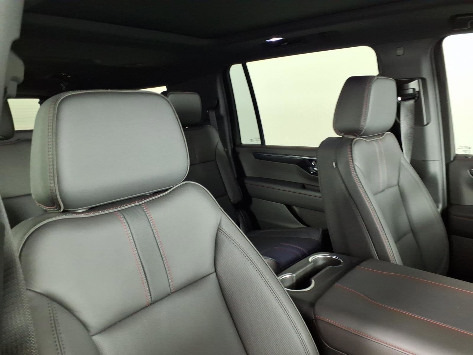 2025 Chevrolet Suburban RST