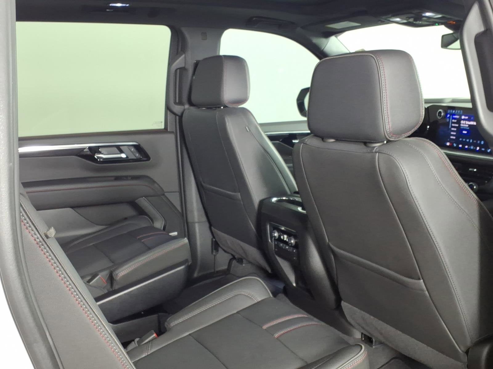 2025 Chevrolet Suburban RST