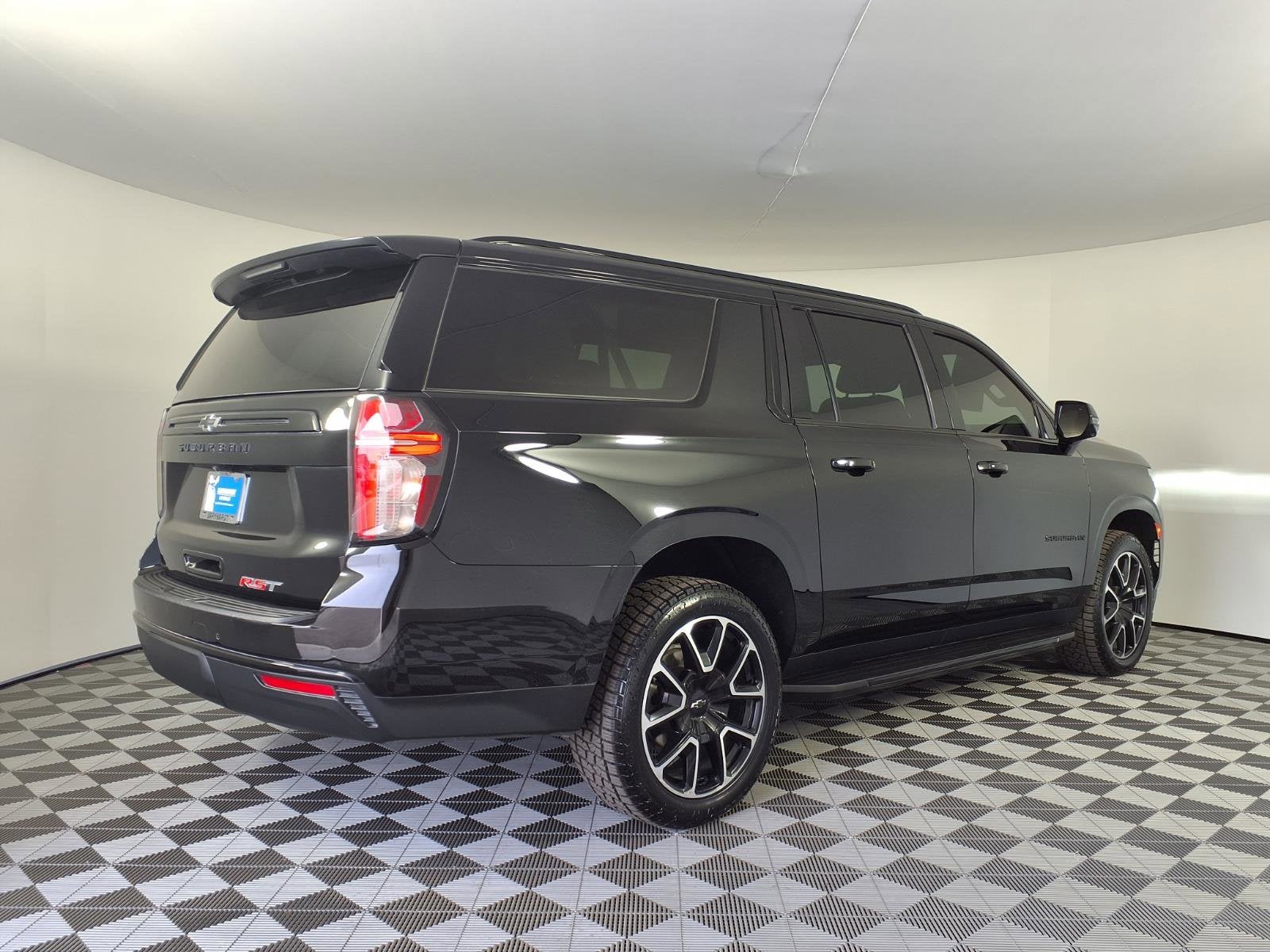 2023 Chevrolet Suburban RST