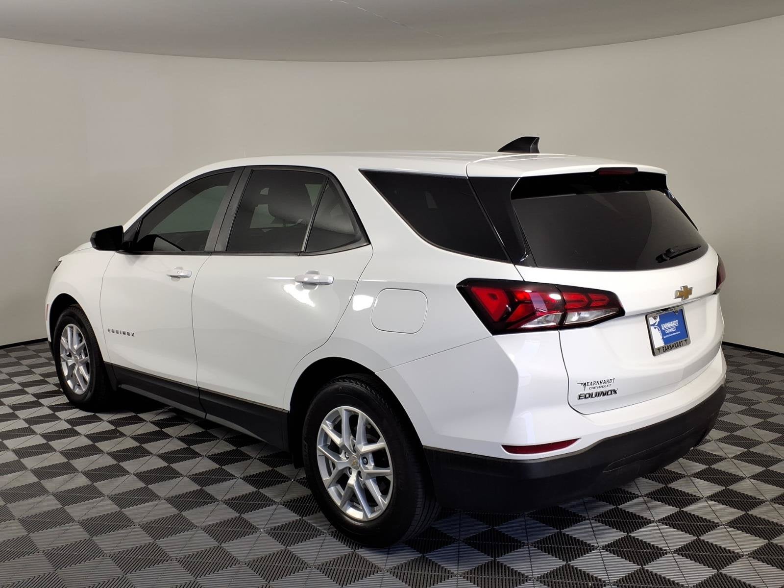 Used 2022 Chevrolet Equinox LS with VIN 3GNAXHEV2NS230245 for sale in Queen Creek, AZ