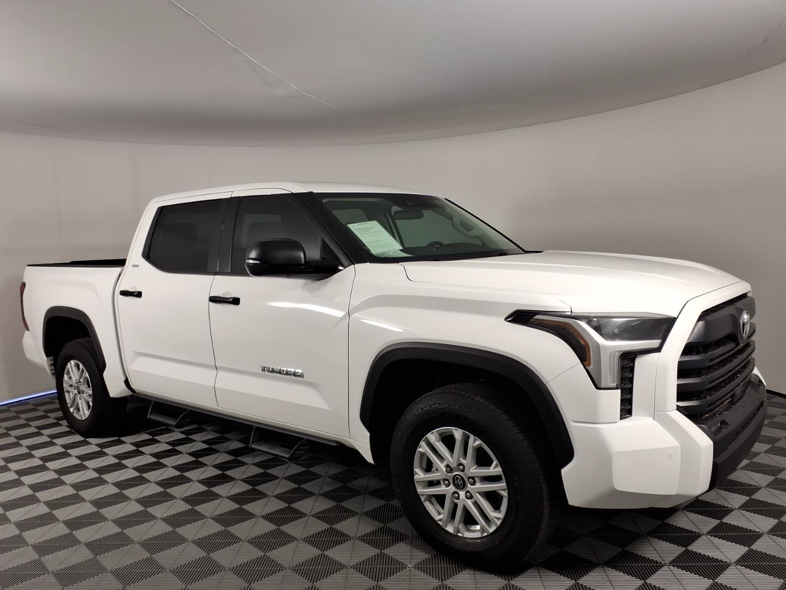 2024 Toyota Tundra 4WD SR5