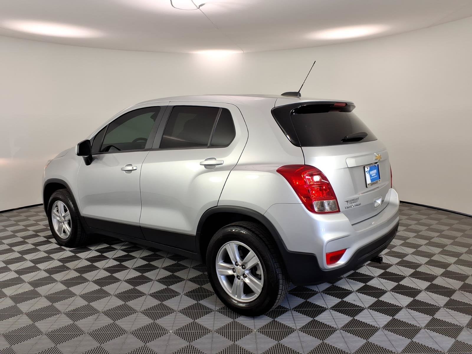 Used 2022 Chevrolet Trax LS with VIN KL7CJNSM6NB507887 for sale in Queen Creek, AZ