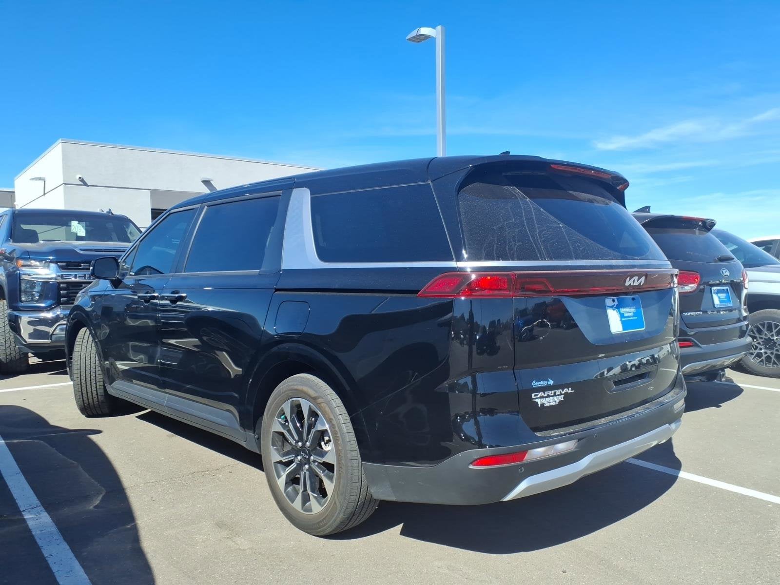 2024 Kia Carnival EX